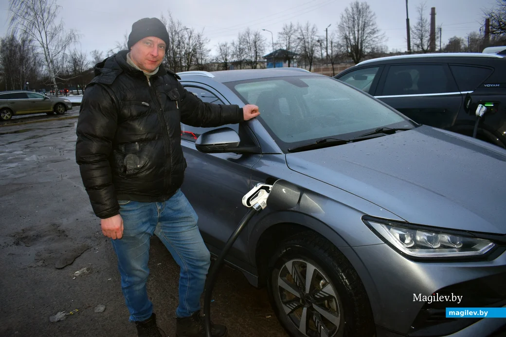 7.02.24, Бобруйск. Андрей Мельник и его электромобиль «BYD E2».