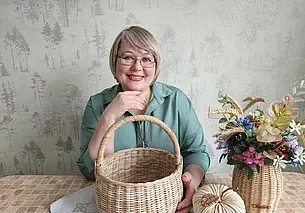 Декоративные и практичные вещи из бумаги. Как музыкант стала ремесленницей и плетет  из бумажной лозы домашнюю утварь в эко-стиле