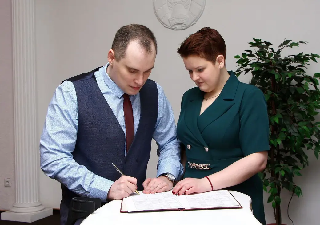 8 апреля 2022 года. Могилев. ЗАГС. Юрий и Диана Новиковы. Фото из семейного архива.