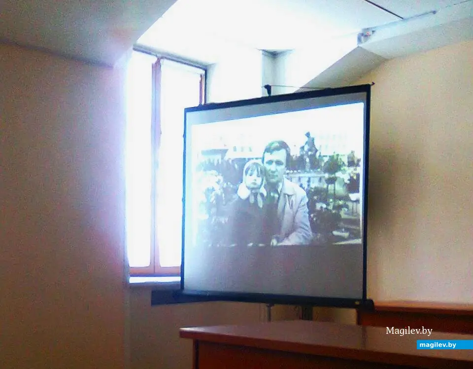 Февраль, 2015 г., Могилев, областной краеведческий музей, вечер памяти Николая Ножникова (на фото он с дочкой).