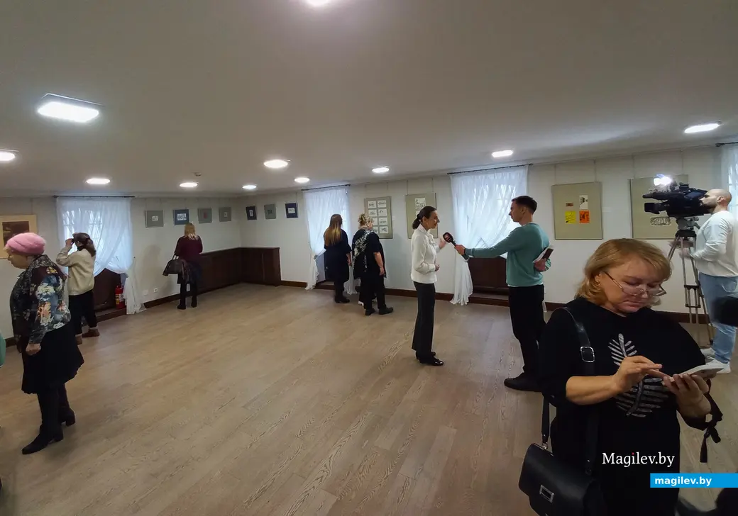 16.02.2024 г., Могилев, музей Бялыницкого-Бирули. Открытие выставки Галины Левиной «Город написан шагами».