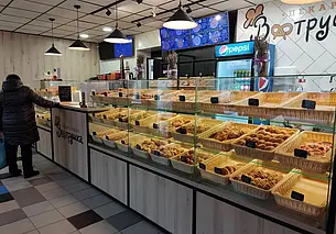 Чем можно угоститься в пекарне? Перекусили в «Ватрушке», прихватили пакет выпечки «на вынос»