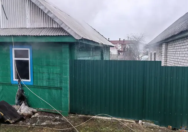 В Шклове горел дом. Его хозяйка в больнице, она получила ожоги