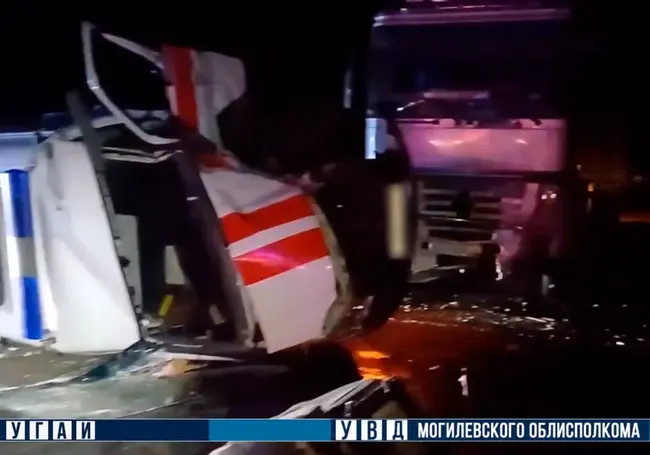 ДТП в Славгородском районе: столкнулись фура и машина скорой помощи