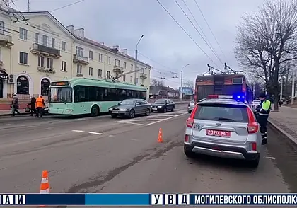 В Могилеве на пешеходном переходе травмирована 10-летняя девочка. Видео