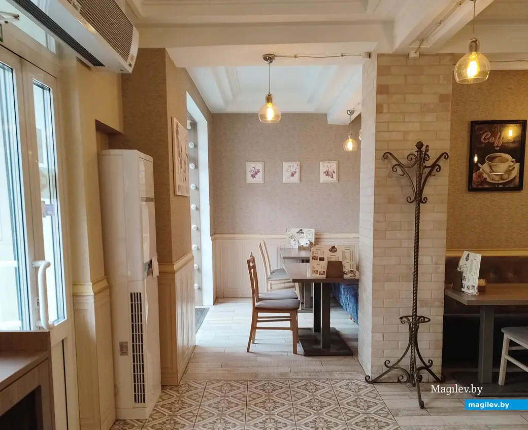 Хорошая выпечка, но невкусный кофе. Кондитерская «Днепр». 1 марта 2024 г.