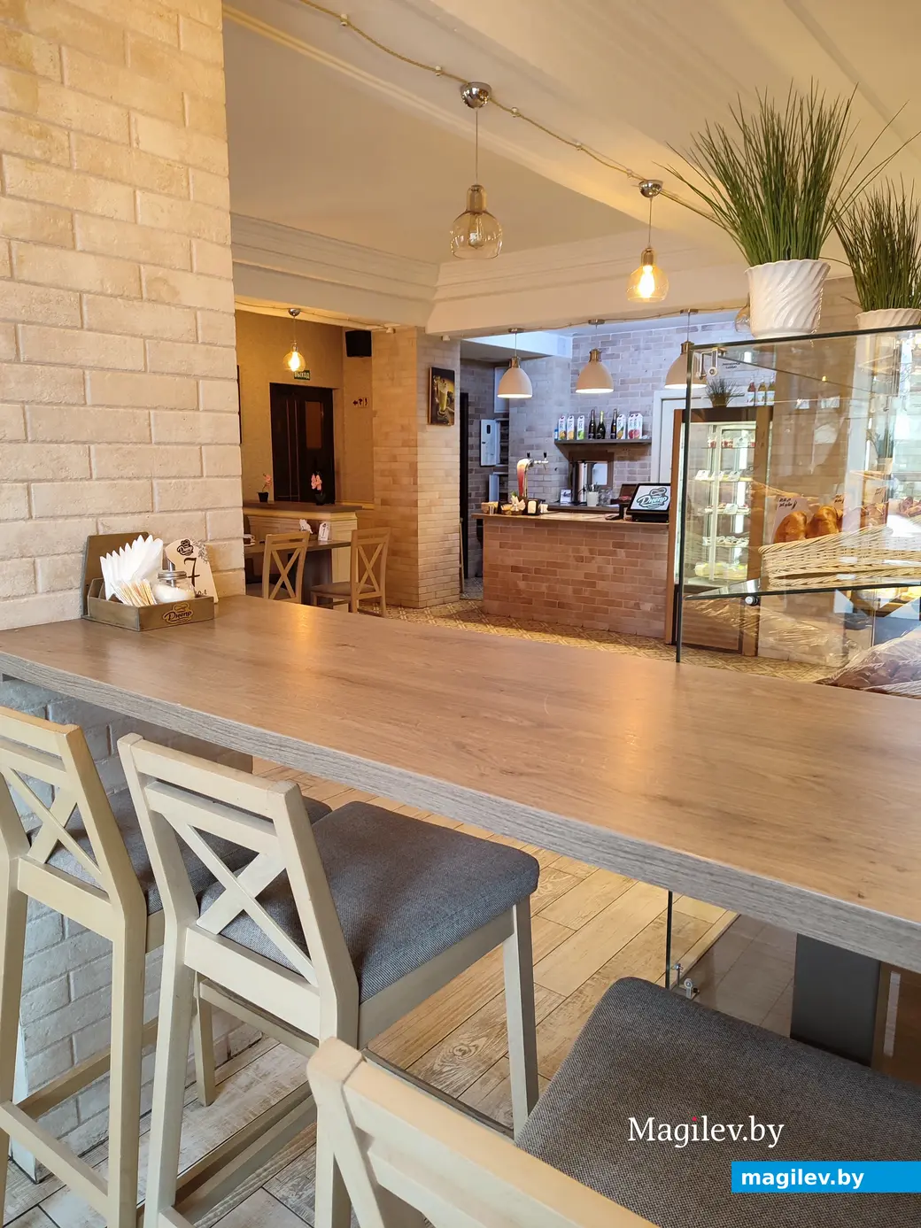 Хорошая выпечка, но невкусный кофе. Кондитерская «Днепр». 1 марта 2024 г.