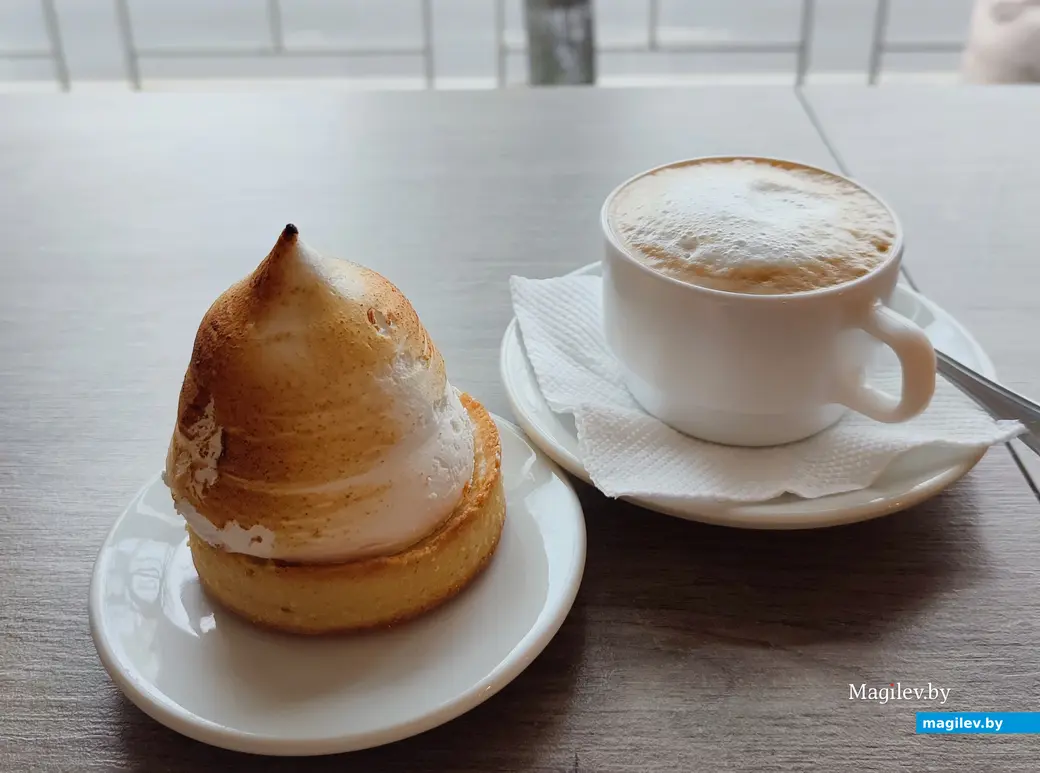 Хорошая выпечка, но невкусный кофе. Кондитерская «Днепр». 1 марта 2024 г.