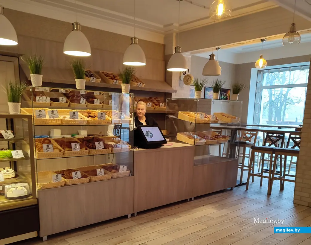 Хорошая выпечка, но невкусный кофе. Кондитерская «Днепр». 1 марта 2024 г.