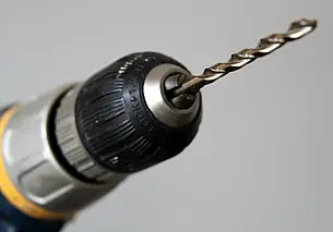 В Могилеве двое работников строительной фирмы украли у работодателя дорогие инструменты