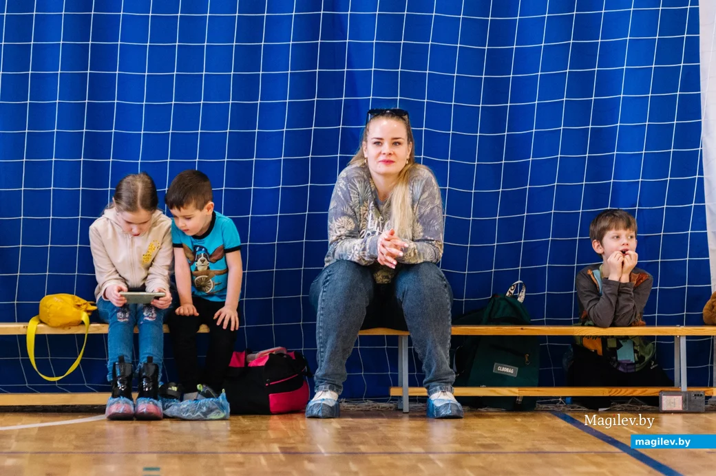 3.03.2024, Бобруйск, ФОК «Техас». 1-й любительский чемпионат Бобруйска по волейболу. Справа сын