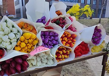 Накануне праздника в Беларуси проверят торговцев цветами