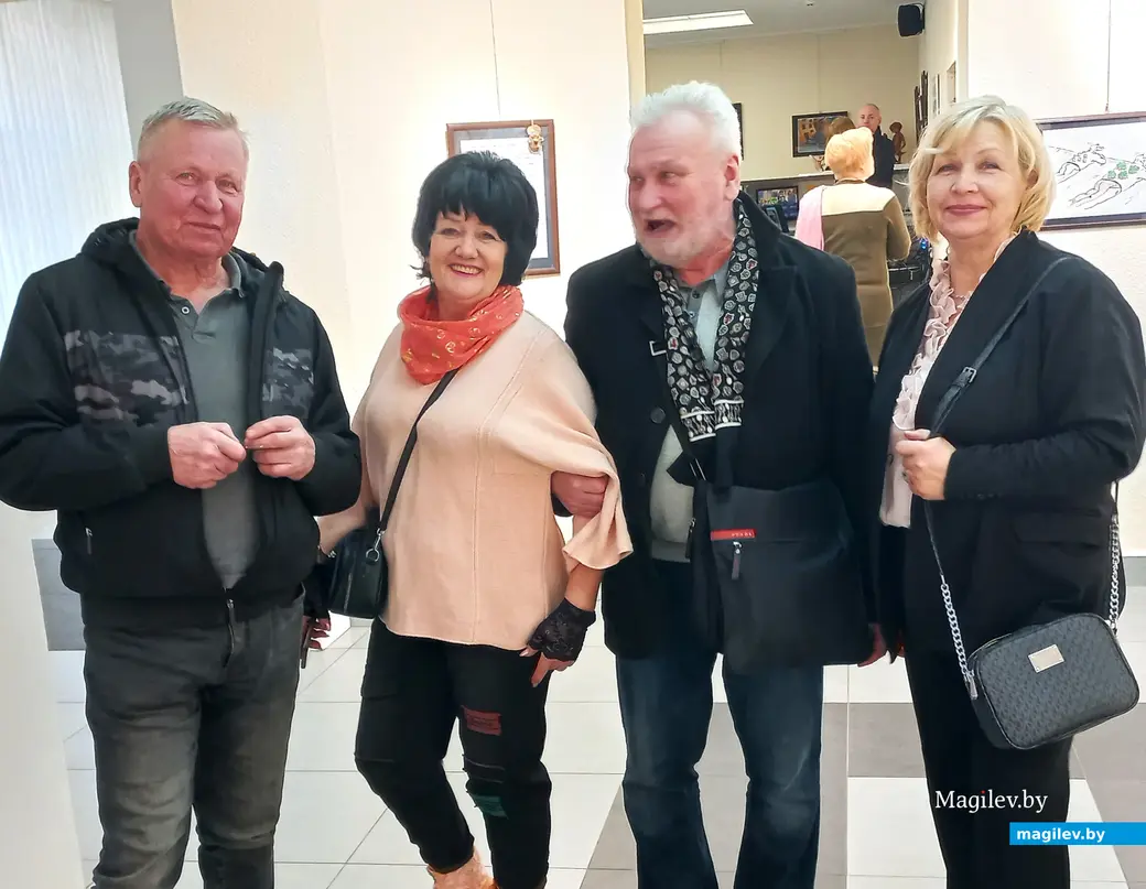 6 марта 2024 года, Могилев. Татьяна Ложечникова (вторая слева) вместе со своими товарищами: не забывайте своих старых друзей!