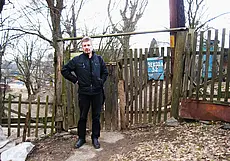 Могилев исчезающий. Там с трудом помещалась пара кроватей, допотопный телевизор и обрубок стола
