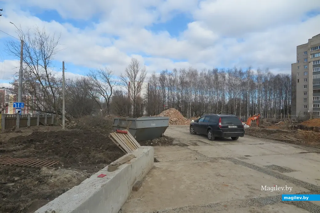 Март 2024 г. Могилев, ул. Первомайская. На месте частных домов вскоре вырастет очередная многоэтажка.