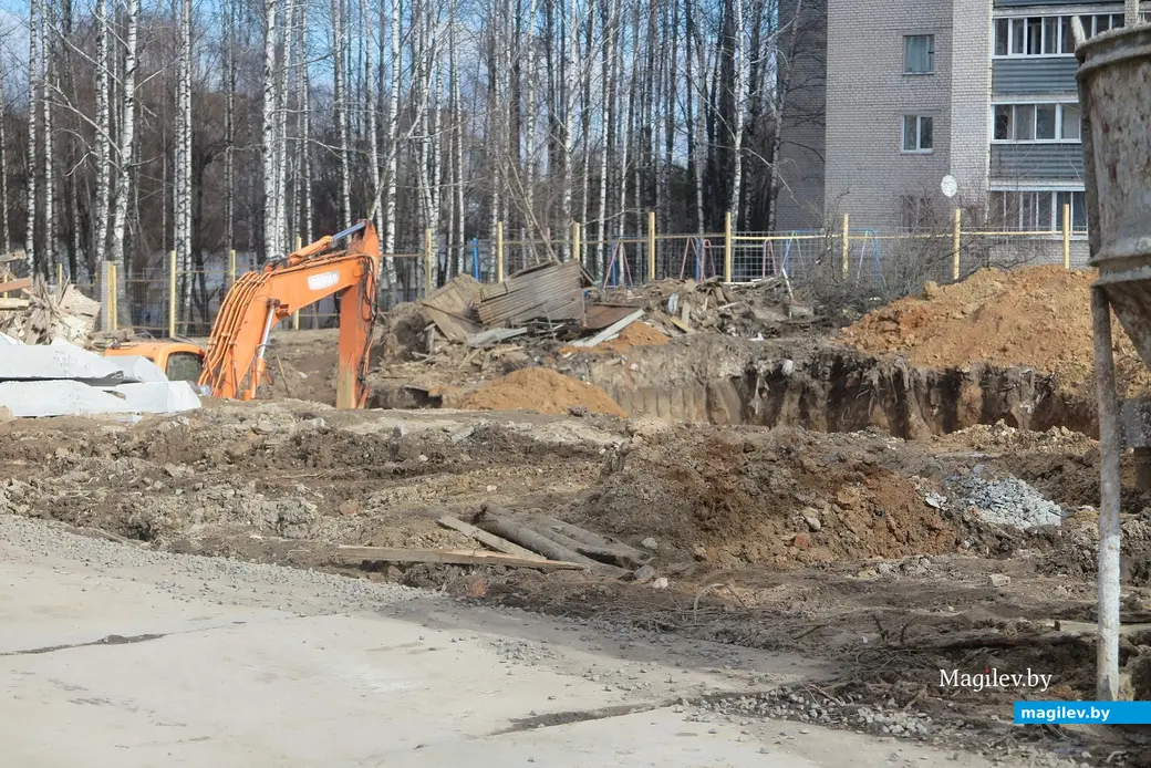 Март 2024 г. Могилев, ул. Первомайская. На месте частных домов вскоре вырастет очередная многоэтажка.