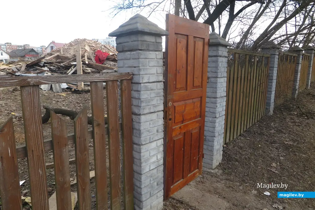 Март 2024 г. Могилев, ул. Первомайская. На месте частных домов вскоре вырастет очередная многоэтажка.