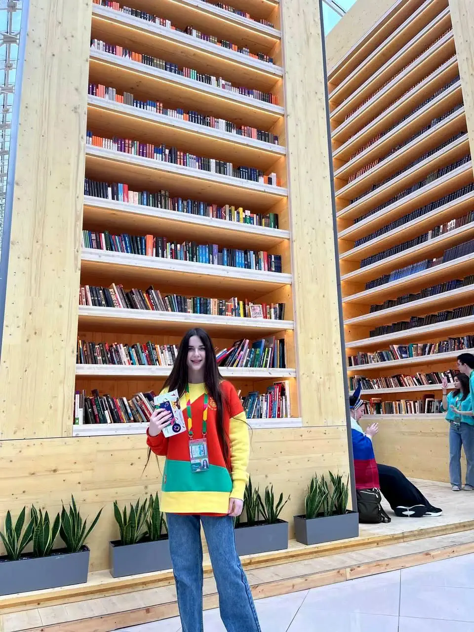 Март 2024 года. Город Сочи. Могилевчанка София Кривошеева на Всемирном фестивале молодежи: на открытии библиотеки.