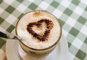 Как сделать плотную молочную пену для кофе в домашних условиях: три работающих способа