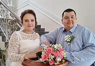 «Достажировались» до ЗАГСа на троллейбусе. Свадебная пара недели