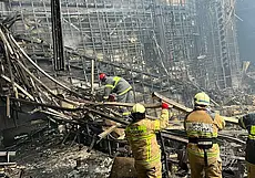 Число погибших при теракте в подмосковном Красногорске достигло 137 человек. Опознаны меньше половины