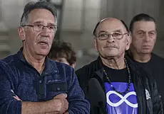 Власти Канады извинились перед двумя мужчинами, которых 70 лет назад перепутали в роддоме