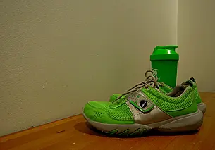 Вода или изотоник: что нужно пить в спортзале