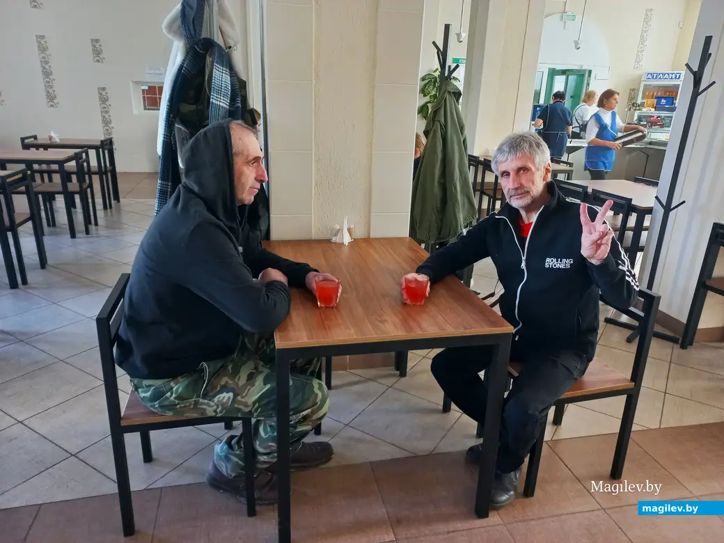 Март 2024 года, Могилев. За стаканом киселя.