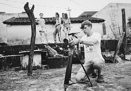 От продавца лекарств до фотографа на конкурсе красоты: как могилевчанин зарабатывал в Китае