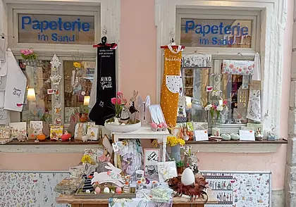 Красят яйца и украшают ими деревья. Как в немецком Бамберге готовятся к Пасхе