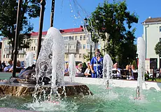 «А кто сказал, что это его жена? Или жена, с которой он 50 лет прожил?». Жизнь глазами могилевчан