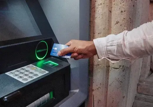 Большинство банков Армении прекратили работу с российскими картами «Мир»