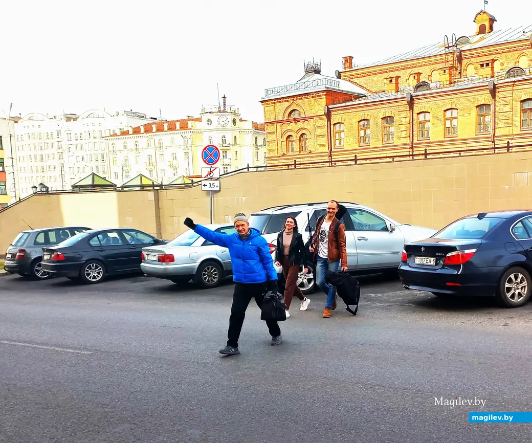 31.03.2024 г., Могилев. К закрытию выставки «Весна пришла, весне – улыбки» прибывают музыканты.