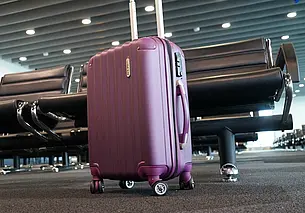 Как избежать травм в путешествии: будьте аккуратнее с багажом