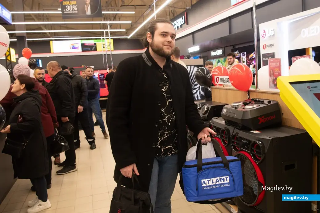 5 апреля 2024 г. Могилев, Гагарина,79. Вот он, первый посетитель обновленного магазина сети «5 элемент».