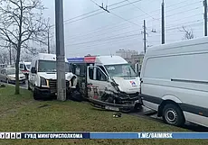В Минске маршрутка врезалась в три автомобиля. Есть пострадавшие