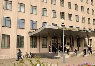 Преподаватели китайского языка и тренеры по легкой атлетике: в МГУ им