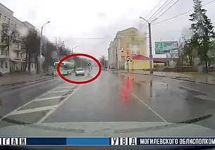 В Могилеве девушку сбила машина: перебегала дорогу в неположенном месте