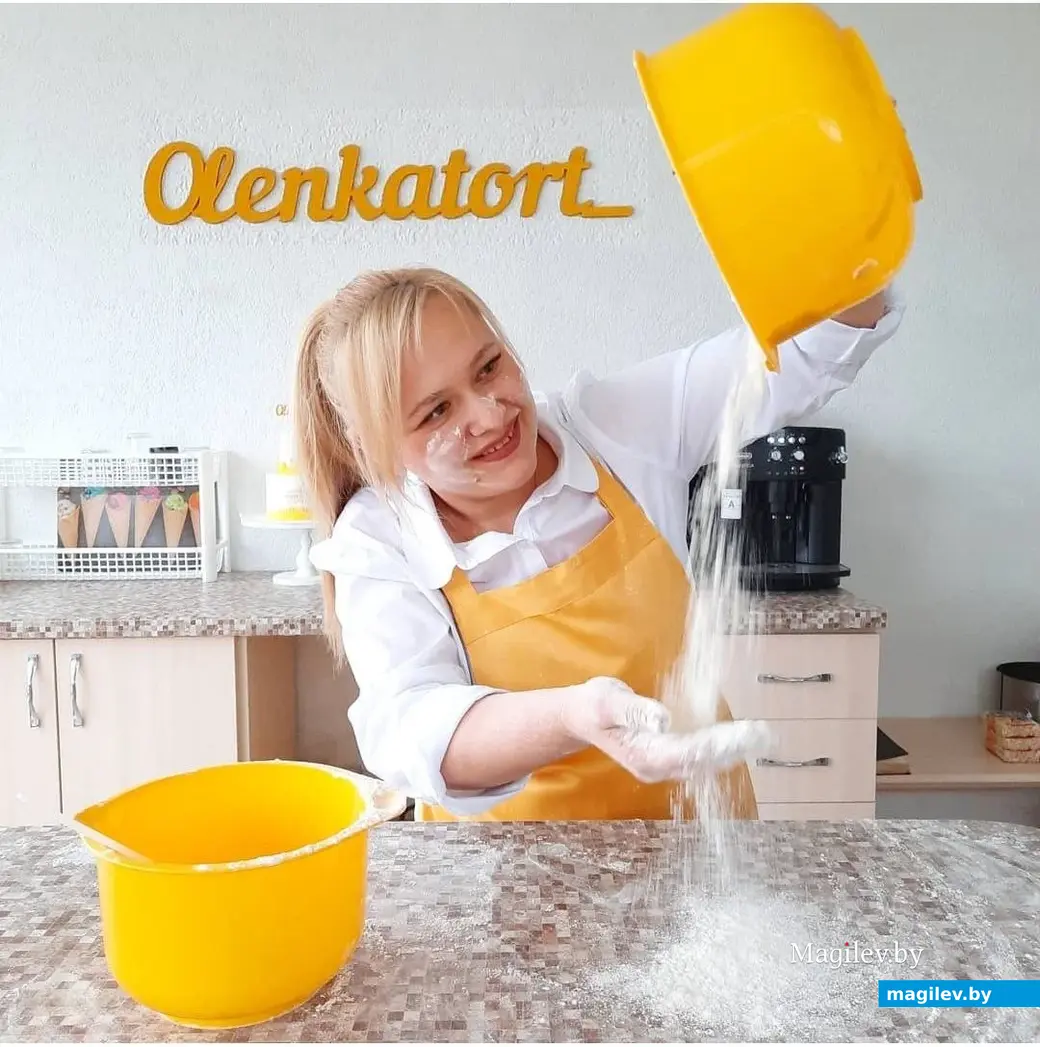 Апрель, 2024 г. Могилев. Ольга Потапова – владелица кондитерской студии.