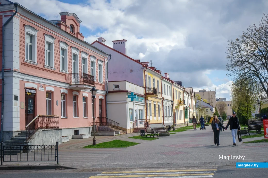 06.04.2024. Завальная улица, Центральный, Пинск, Брестская область, 225716, Беларусь. {location}