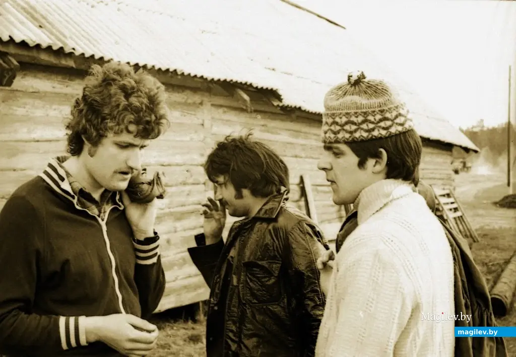 1970-е, Могилев. В раздумьях: или курсовым проектом заняться или ...