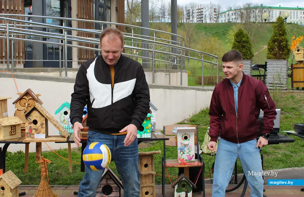 12 апреля 2024 года. Могилев. Парк Подниколье. Подведение итогов конкурса «Домик для птиц». Артисты Могилевской филармонии.