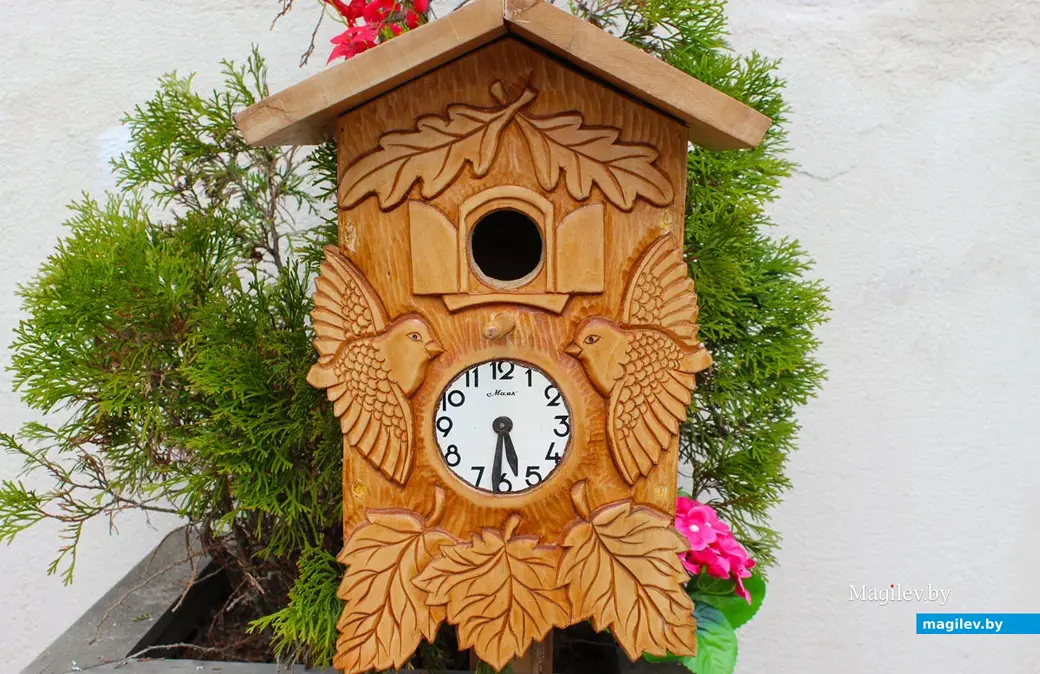 12 апреля 2024 года. Могилев. Парк Подниколье. Скворечники – участники конкурса «Домик для птиц».