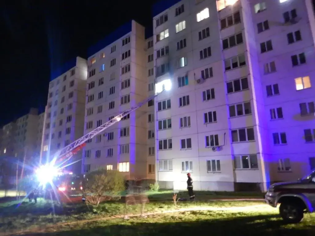 Могилев, 13 апреля 2024 года. Пожар в квартире 9-этажного дома на улице Минское шоссе.