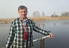 «Пока ноги бегают, буду работать». Как 80-летняя жительница Кировского района содержит агроусадьбу, занимается хозяйством