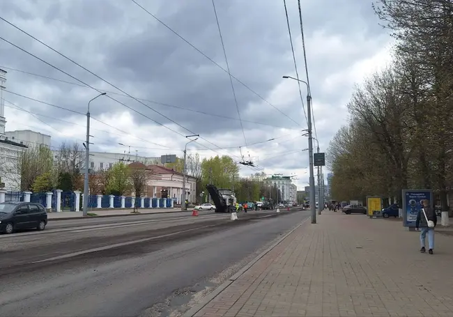 В Могилеве ремонтируют дорогу на Первомайской, движение перекрыто. Как ходит транспорт? (обновлено)
