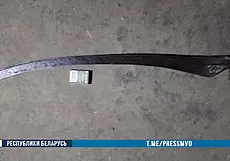 В Бобруйском районе участковому пришлось стрелять: злоумышленник пошел на милиционеров с косой