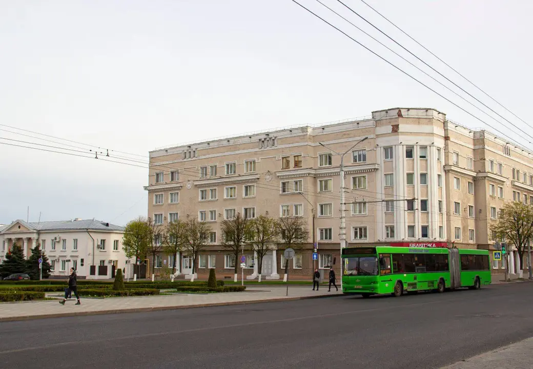 18 апреля 2024 г. Могилев, Первомайская. Лежит новый асфальт! Фото: ТК "Могилев - мой город".