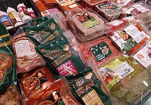 Можно сэкономить до 3 рублей с 1 кг: выбирали в магазинах и на рынках Могилева мясо для весеннего шашлыка