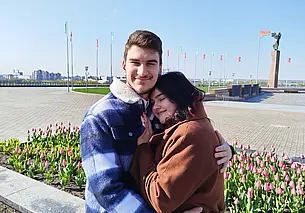 «Она говорила, что ей никто не дарил цветов». Свадебная пара недели